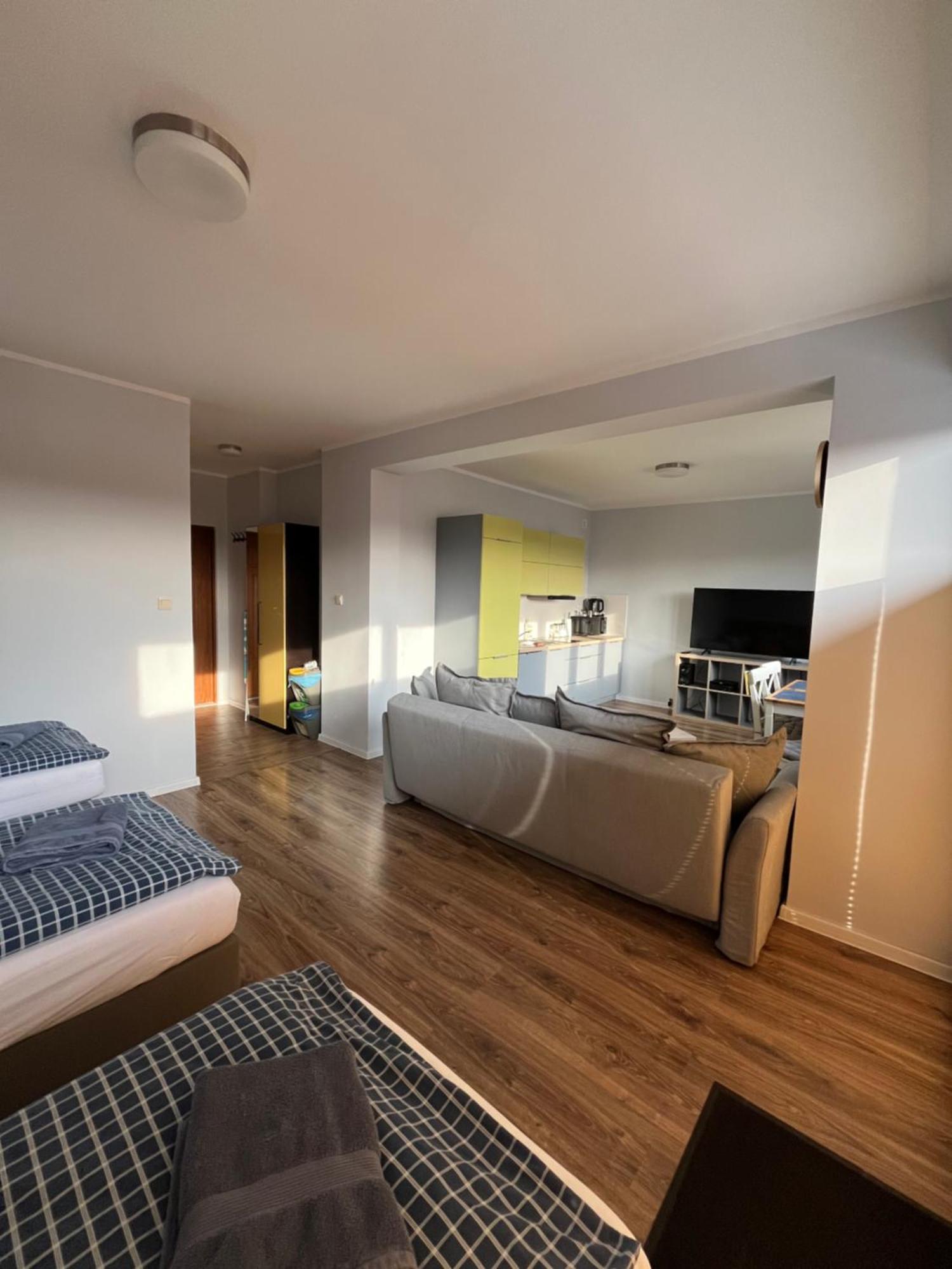 Dom Na Folwarku Pokoje I Apartamenty, Bezplatny Zamykany Parking Na Terenie Posesji 凯尔采 外观 照片